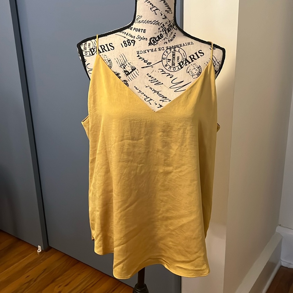 Express gold flowy tank